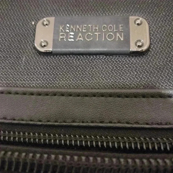 VINTAGE Kenneth Cole Reaction Laptop Bag Briefcase Messenger Genuine Leather BLK - Picture 3 of 8